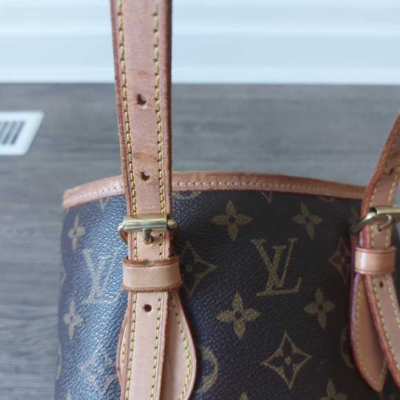 Authentic Louis Vuitton Petite Bucket bag with the "wallet". Tan+Brown - Picture 7 of 16